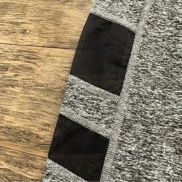 Beyond Yoga size Small Hi Waist Gray Mesh side leggings pants Soft Workout 7/8 - Picture 2 of 8